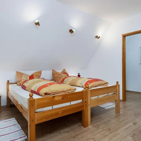 Schwalbennest Ofc 24 *